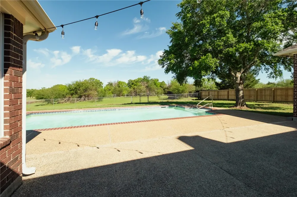 4017 Austins Estates Drive Bryan, TX 77808