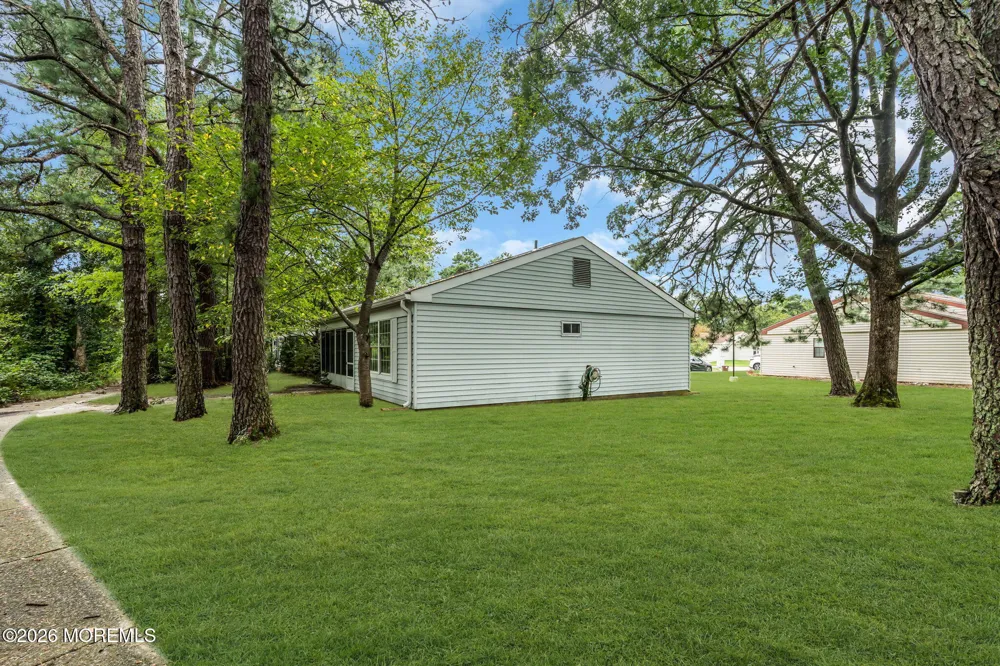 519 Cheshire Court Manchester, NJ 08759