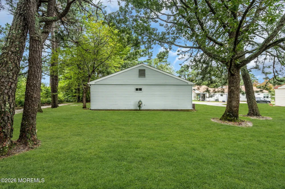 519 Cheshire Court Manchester, NJ 08759