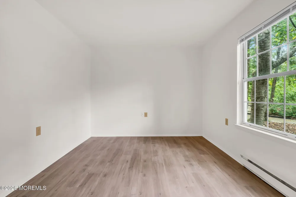 519 Cheshire Court Manchester, NJ 08759