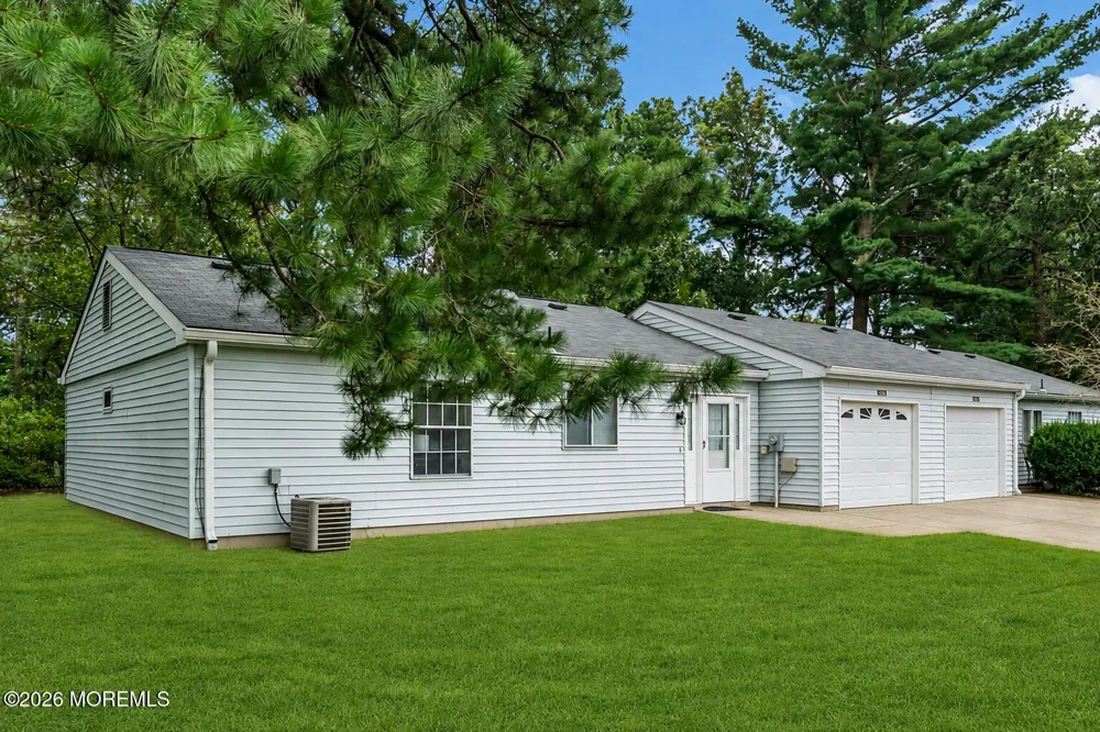 519 Cheshire Court Manchester, NJ 08759
