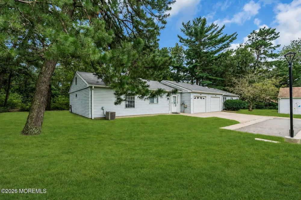 519 Cheshire Court Manchester, NJ 08759