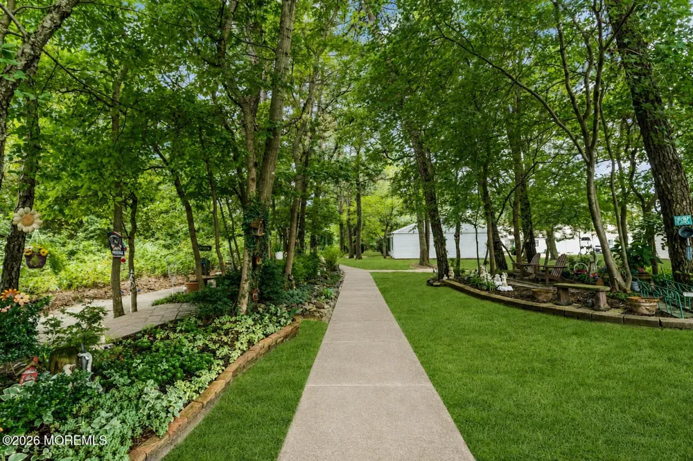 519 Cheshire Court Manchester, NJ 08759