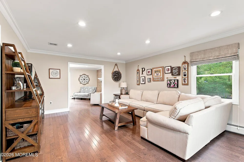 11 Sir Paul Court Middletown, NJ 07748