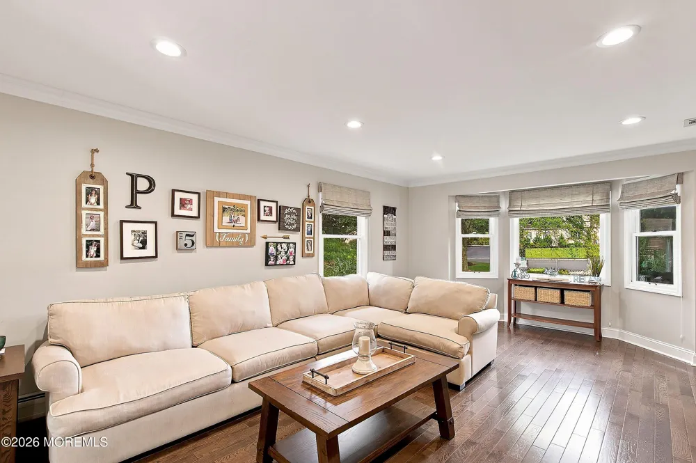 11 Sir Paul Court Middletown, NJ 07748