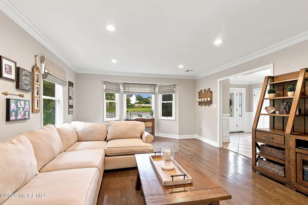 11 Sir Paul Court Middletown, NJ 07748