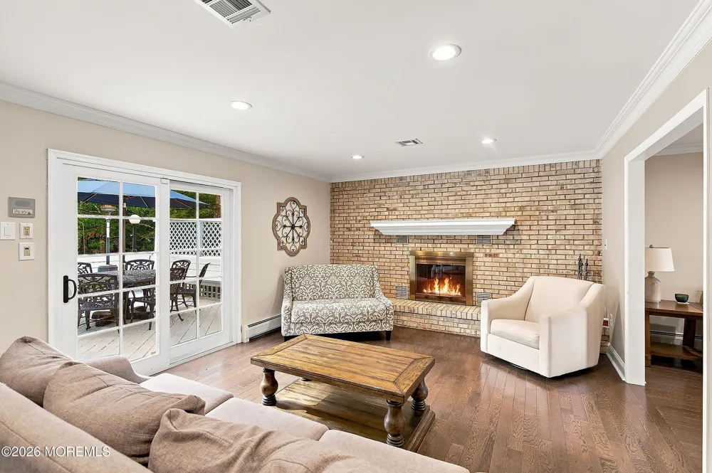 11 Sir Paul Court Middletown, NJ 07748