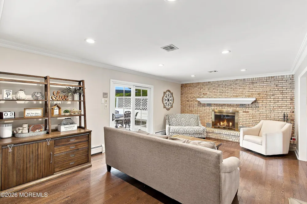 11 Sir Paul Court Middletown, NJ 07748