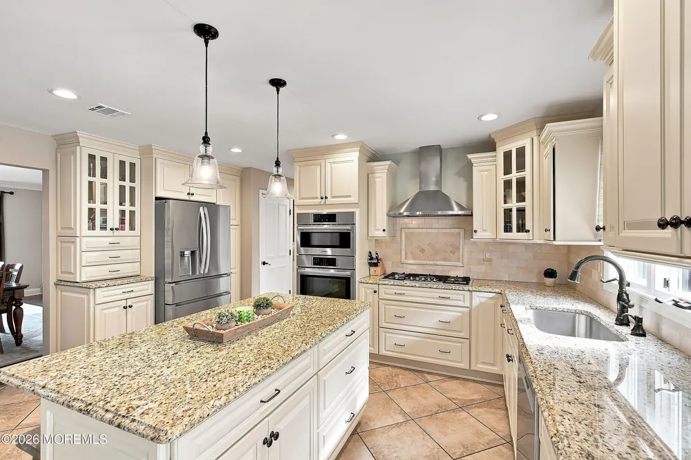 11 Sir Paul Court Middletown, NJ 07748