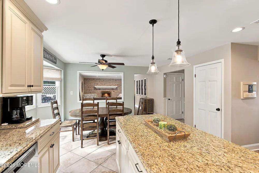 11 Sir Paul Court Middletown, NJ 07748
