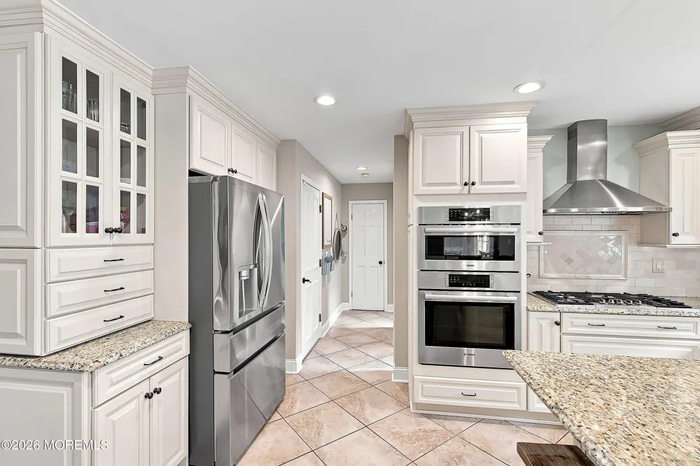 11 Sir Paul Court Middletown, NJ 07748