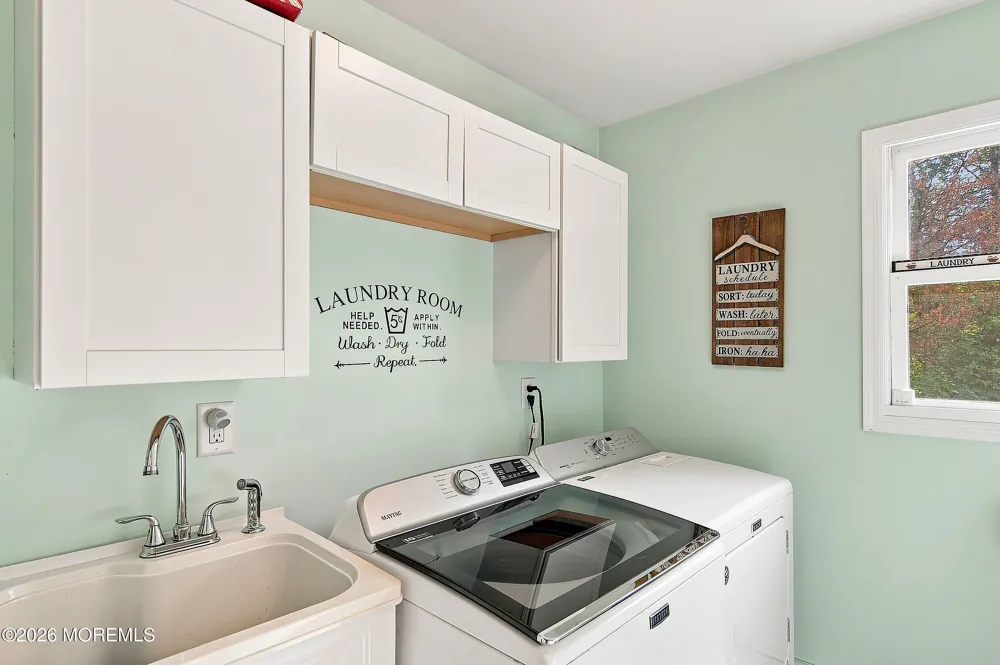 11 Sir Paul Court Middletown, NJ 07748