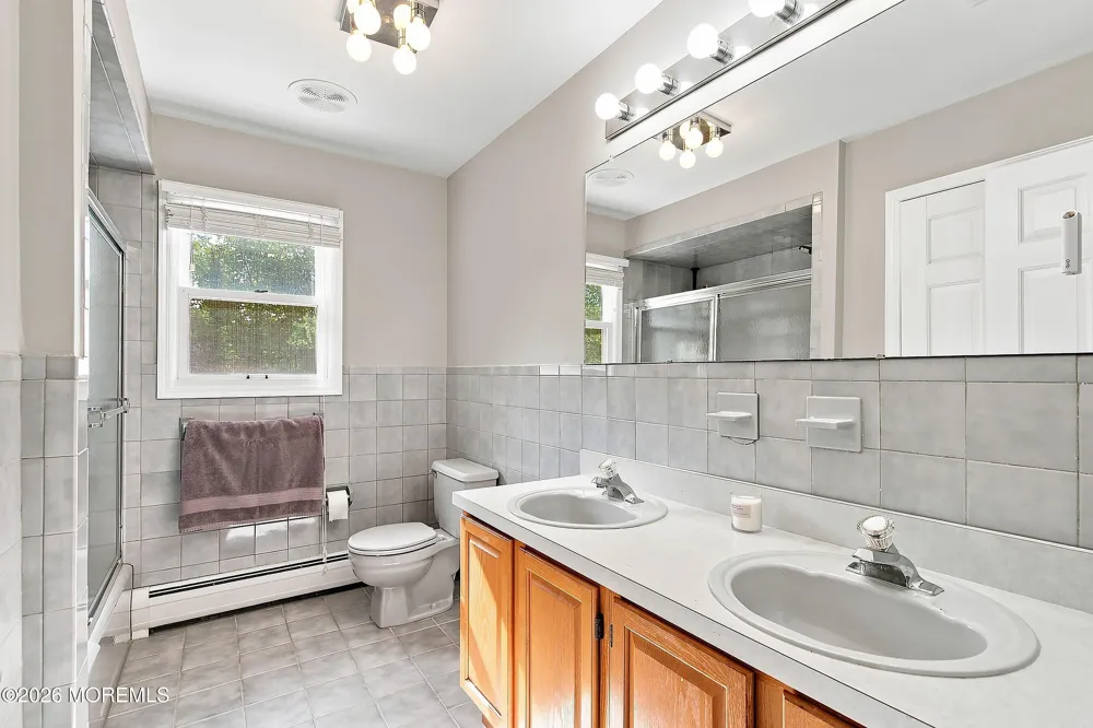 11 Sir Paul Court Middletown, NJ 07748