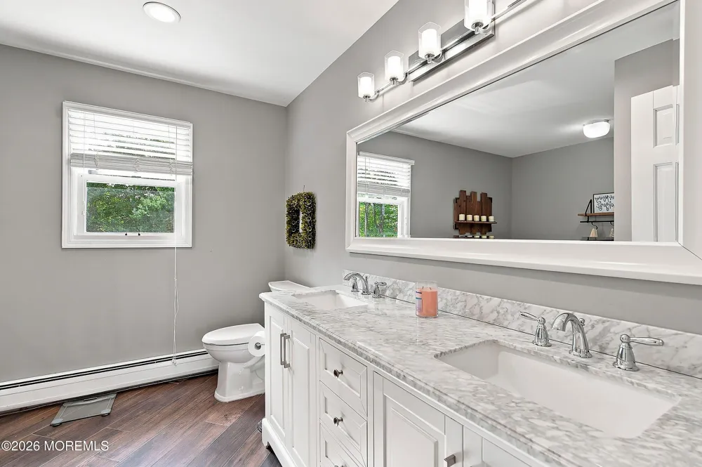 11 Sir Paul Court Middletown, NJ 07748