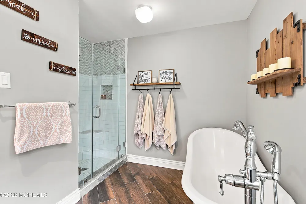 11 Sir Paul Court Middletown, NJ 07748