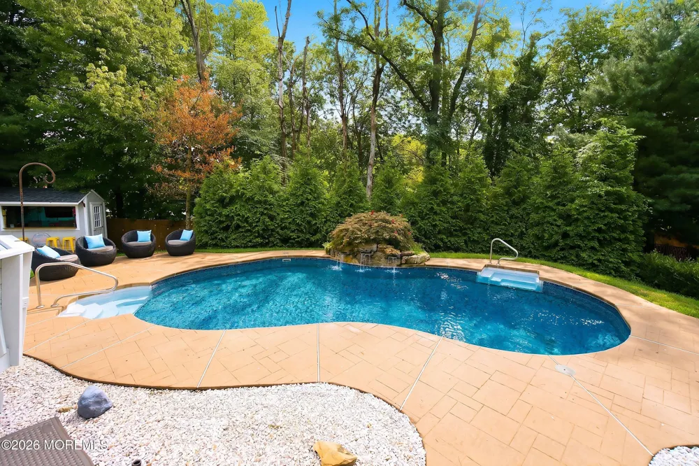 11 Sir Paul Court Middletown, NJ 07748