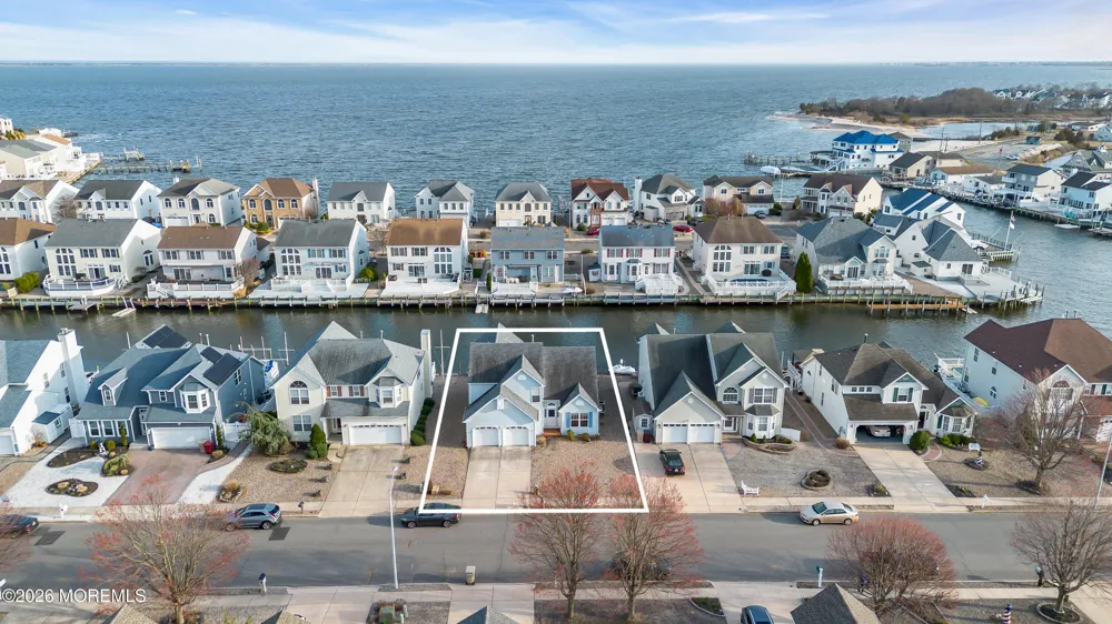 18 Peaksail Drive Bayville, NJ 08721