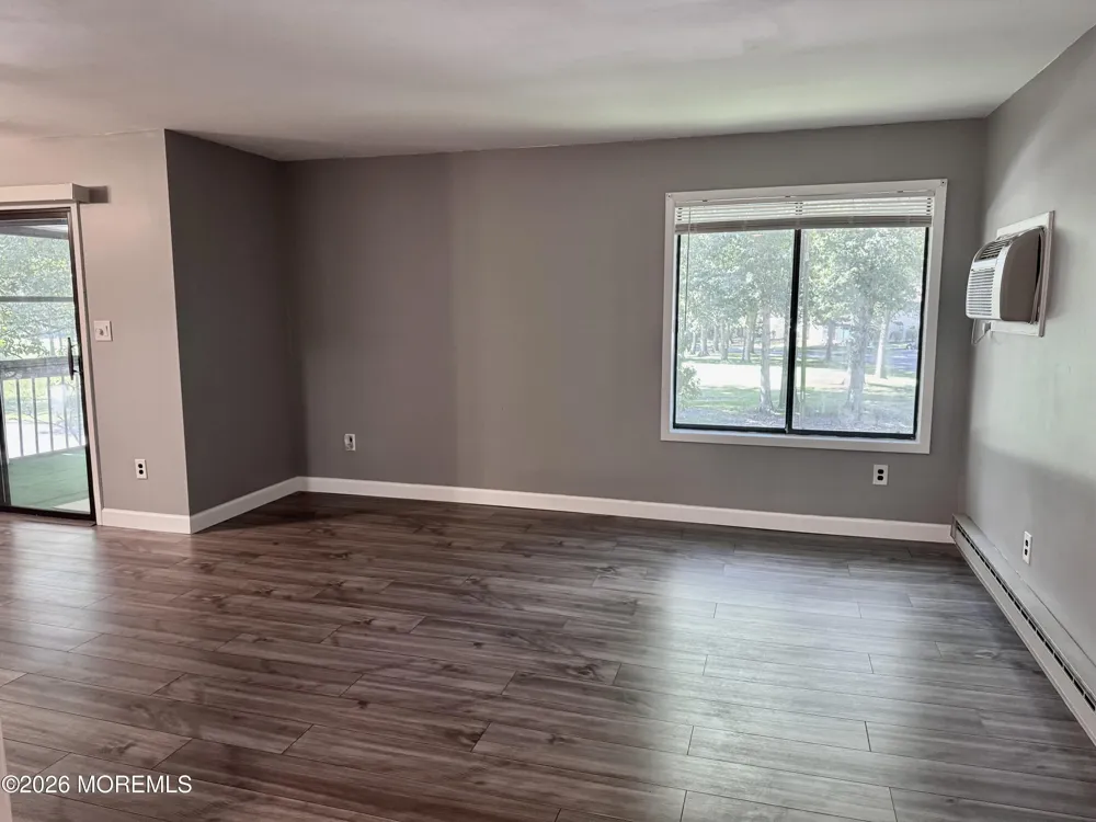 119 Amberly Drive #H Manalapan, NJ 07726