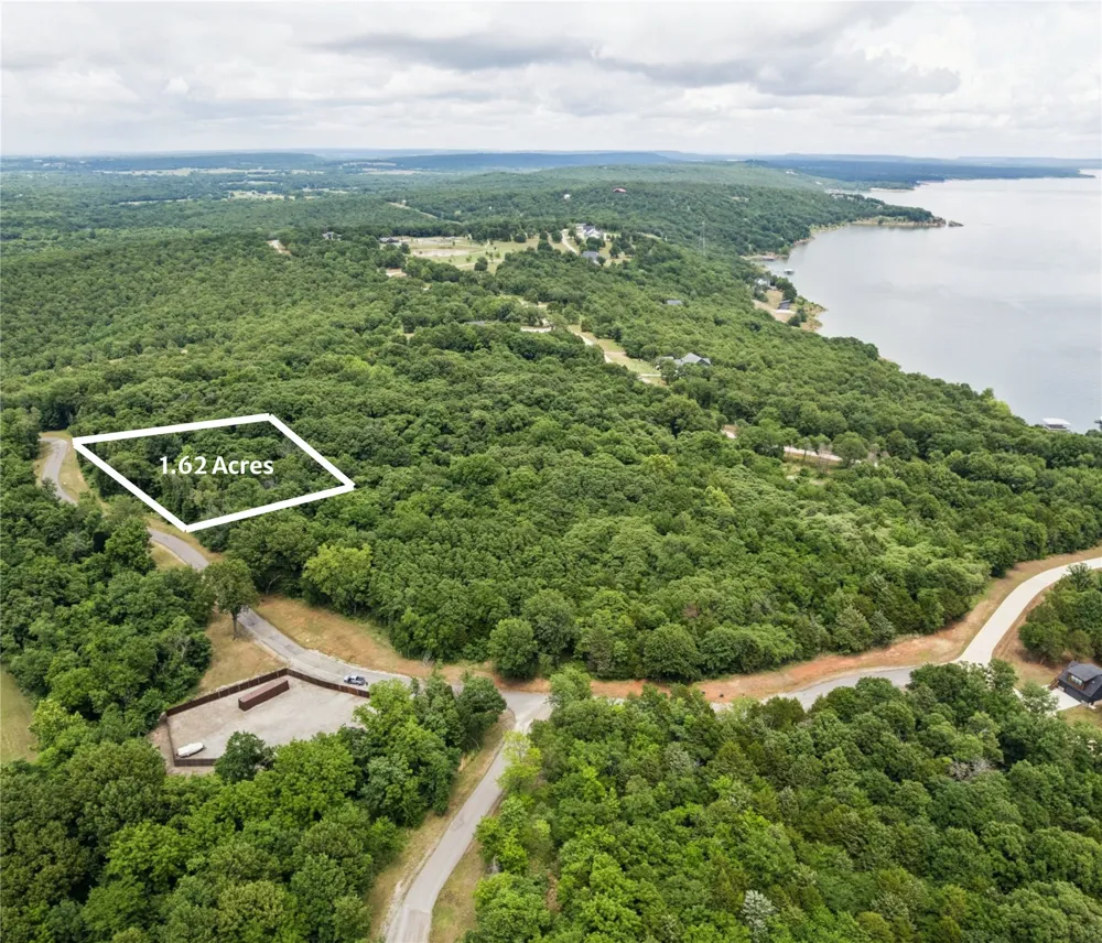 223 Patriot Pointe Eufaula, OK 74432