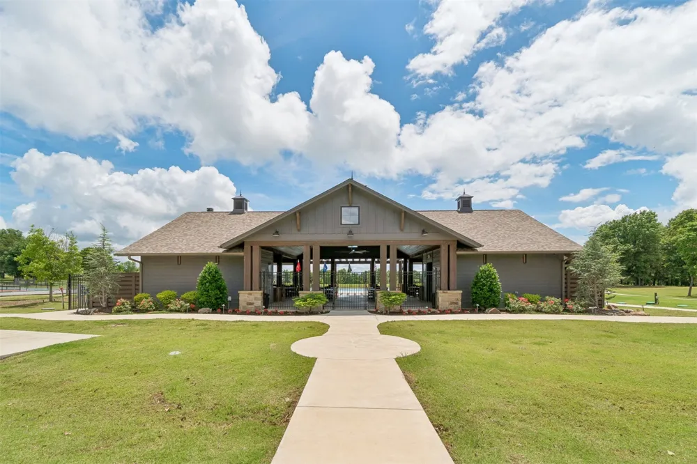 223 Patriot Pointe Eufaula, OK 74432