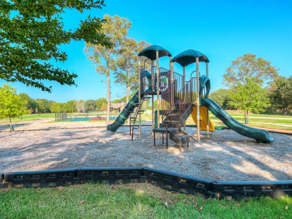 223 Patriot Pointe Eufaula, OK 74432