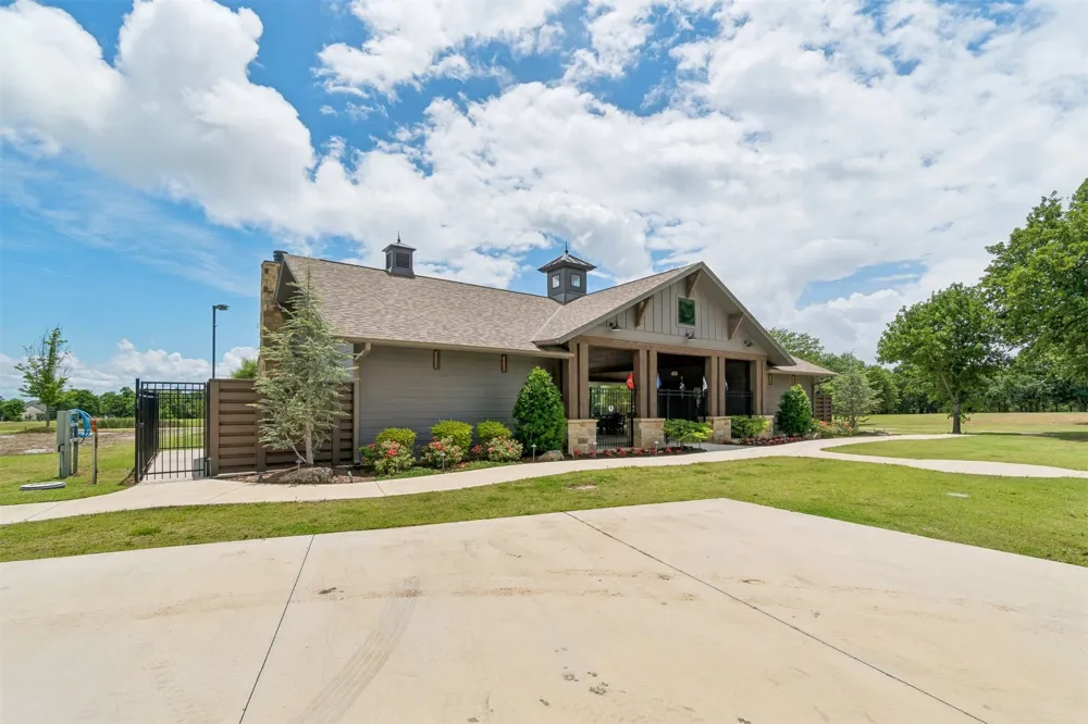221 Patriot Pointe Eufaula, OK 74432