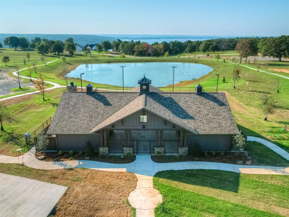221 Patriot Pointe Eufaula, OK 74432