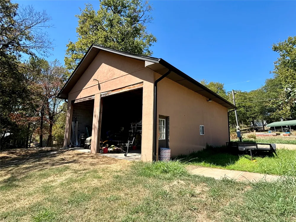 33857 E 713 DRIVE Wagoner, OK 74467