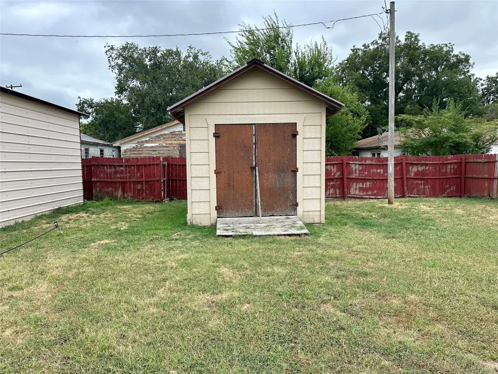 131 S Hyden Avenue Stratford, OK 74872