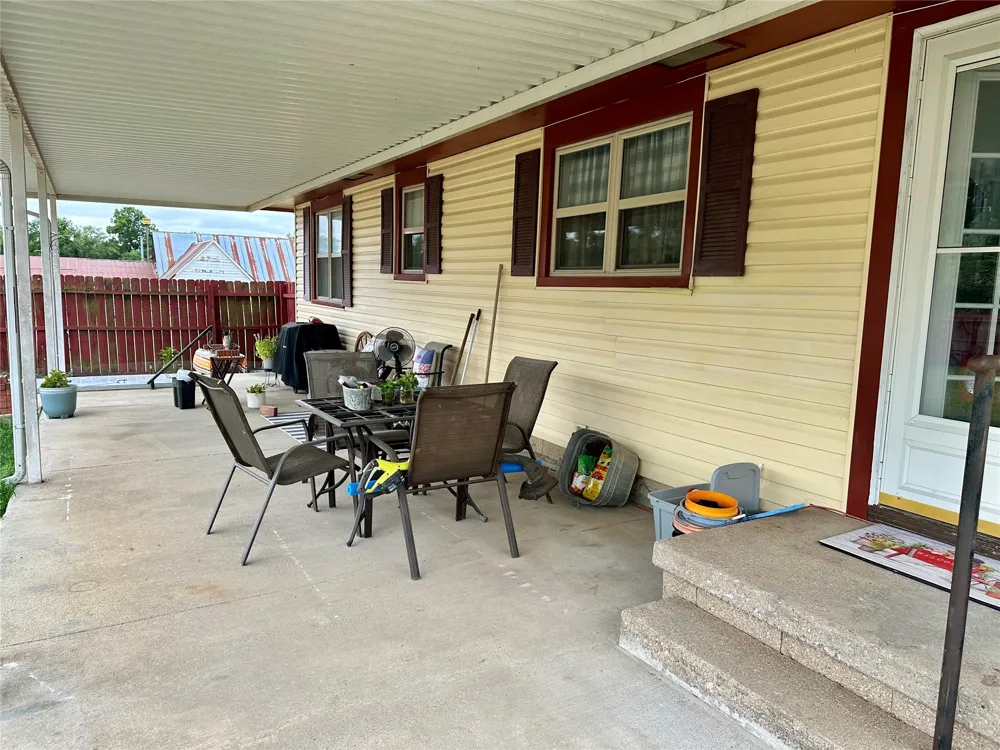 131 S Hyden Avenue Stratford, OK 74872