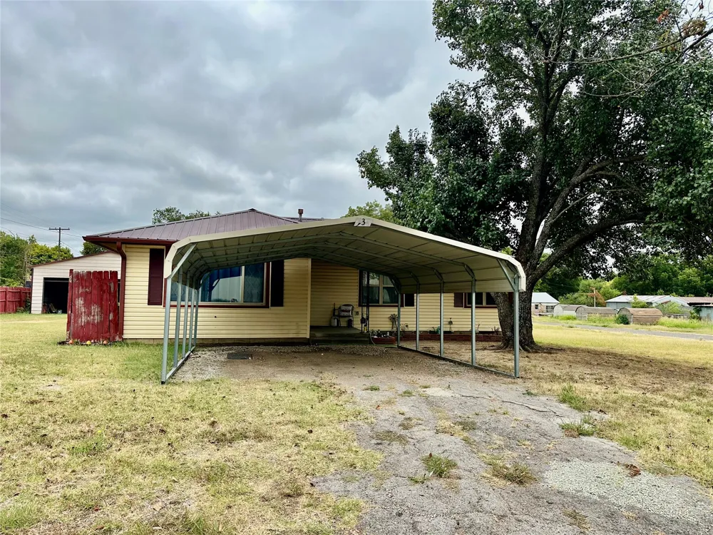131 S Hyden Avenue Stratford, OK 74872