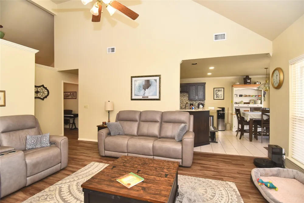 4109 Nashville Street Broken Arrow, OK 74012
