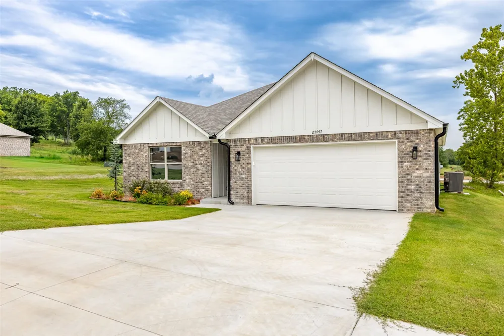 27447 E 125th Place S Coweta, OK 74429