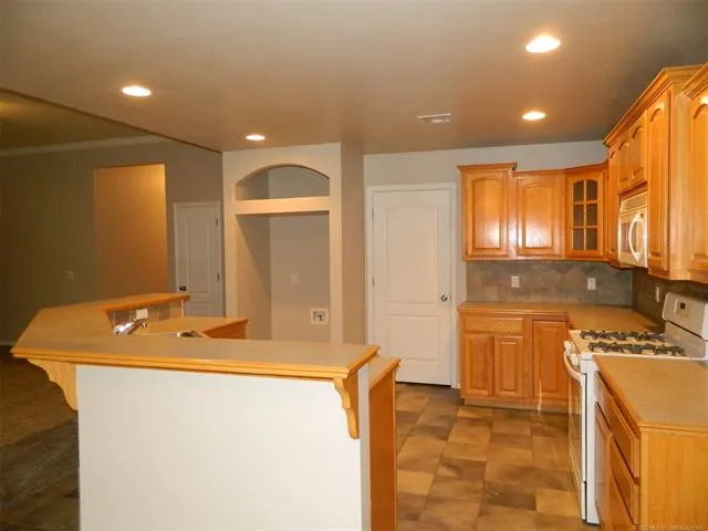 9803 100th EastAvenue Owasso, OK 74055