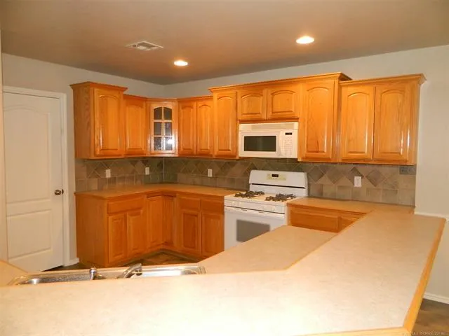 9803 100th EastAvenue Owasso, OK 74055