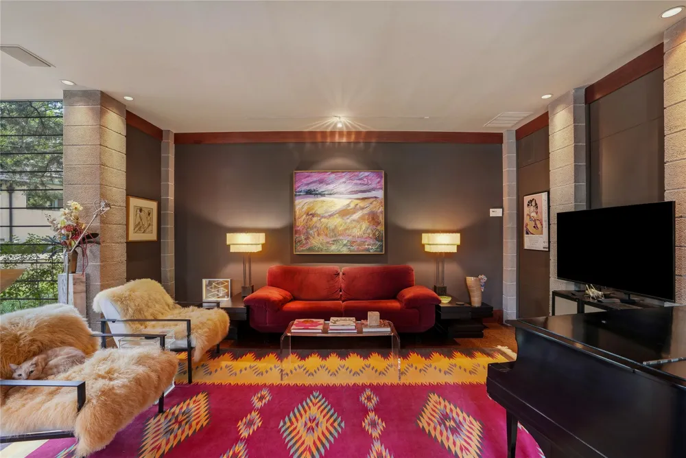 2624 E 33rd Street Tulsa, OK 74105