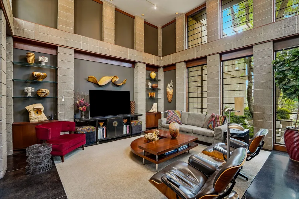 2624 E 33rd Street Tulsa, OK 74105