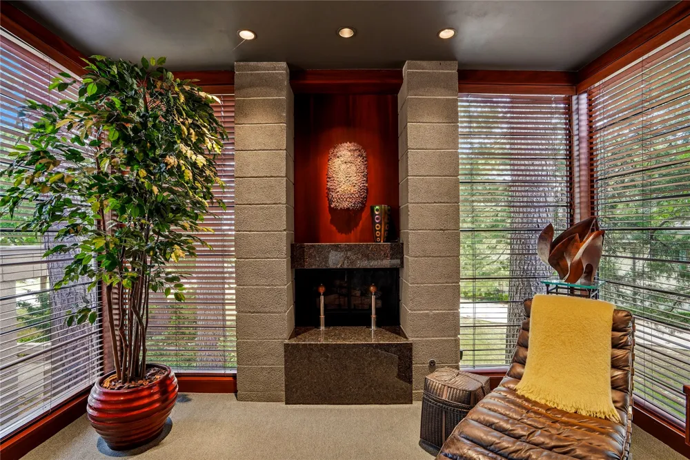 2624 E 33rd Street Tulsa, OK 74105
