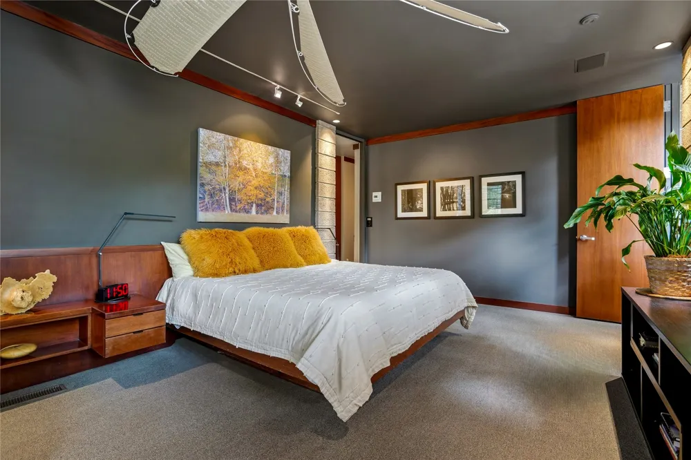 2624 E 33rd Street Tulsa, OK 74105