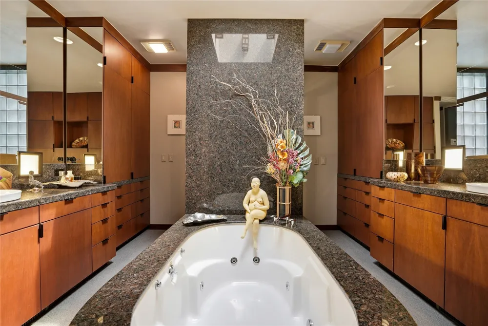 2624 E 33rd Street Tulsa, OK 74105