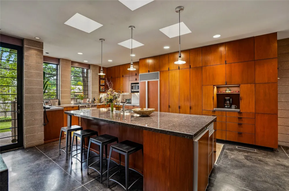 2624 E 33rd Street Tulsa, OK 74105