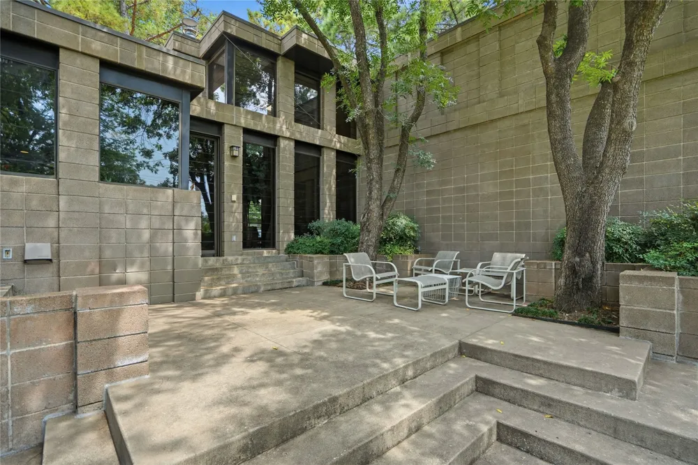 2624 E 33rd Street Tulsa, OK 74105