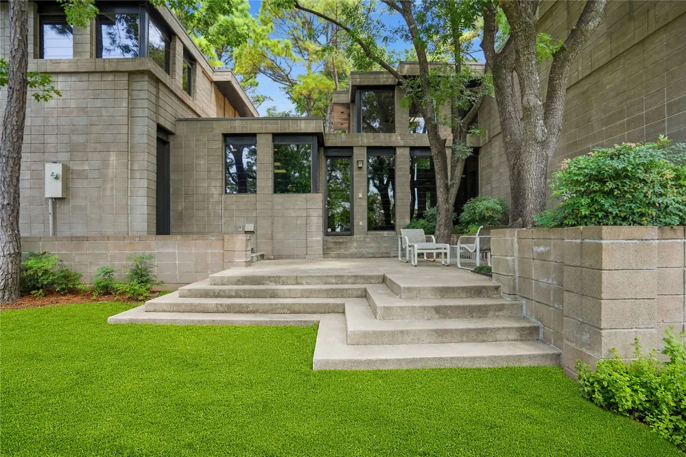 2624 E 33rd Street Tulsa, OK 74105