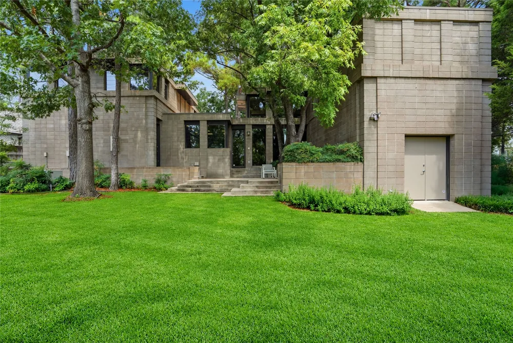 2624 E 33rd Street Tulsa, OK 74105