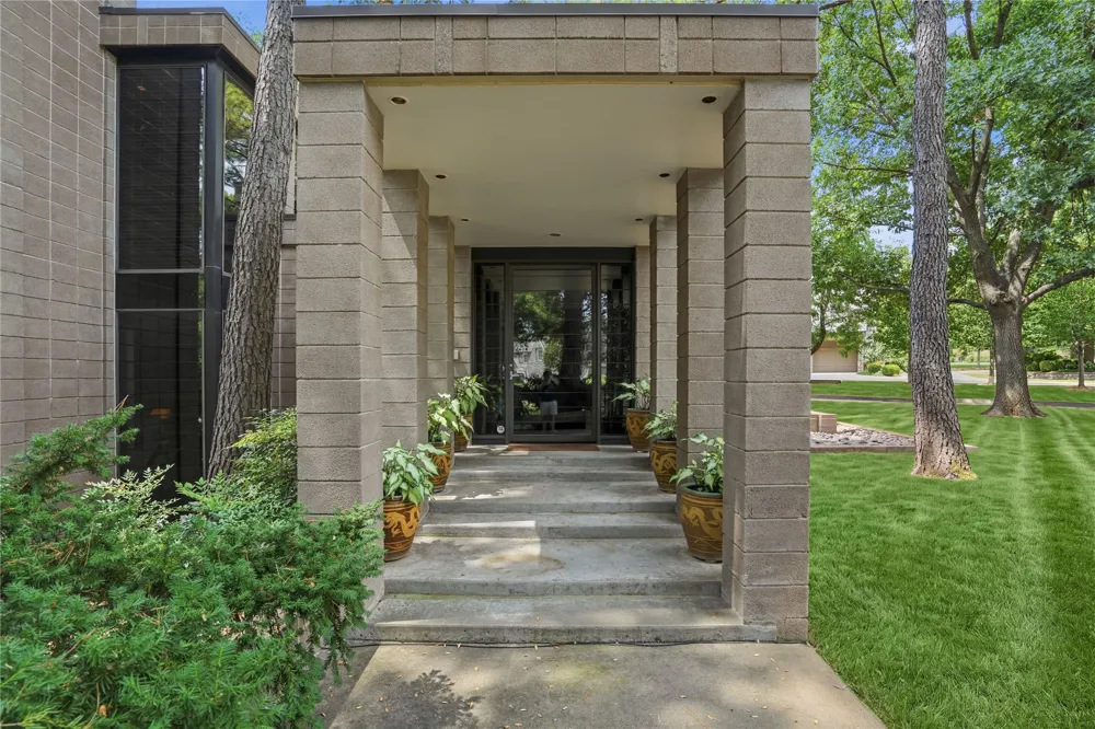 2624 E 33rd Street Tulsa, OK 74105
