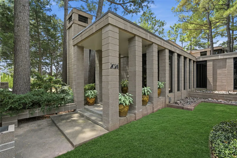 2624 E 33rd Street Tulsa, OK 74105