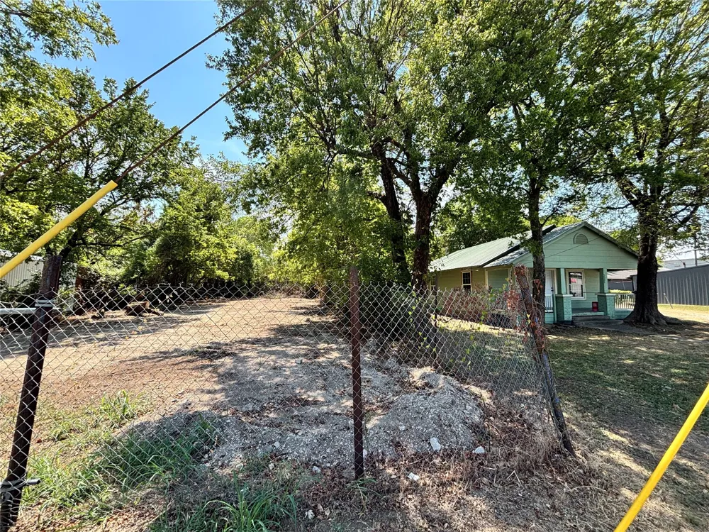 5524 E Tecumseh Street Tulsa, OK 74115