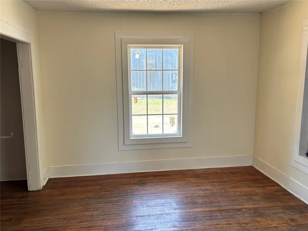 5524 E Tecumseh Street Tulsa, OK 74115