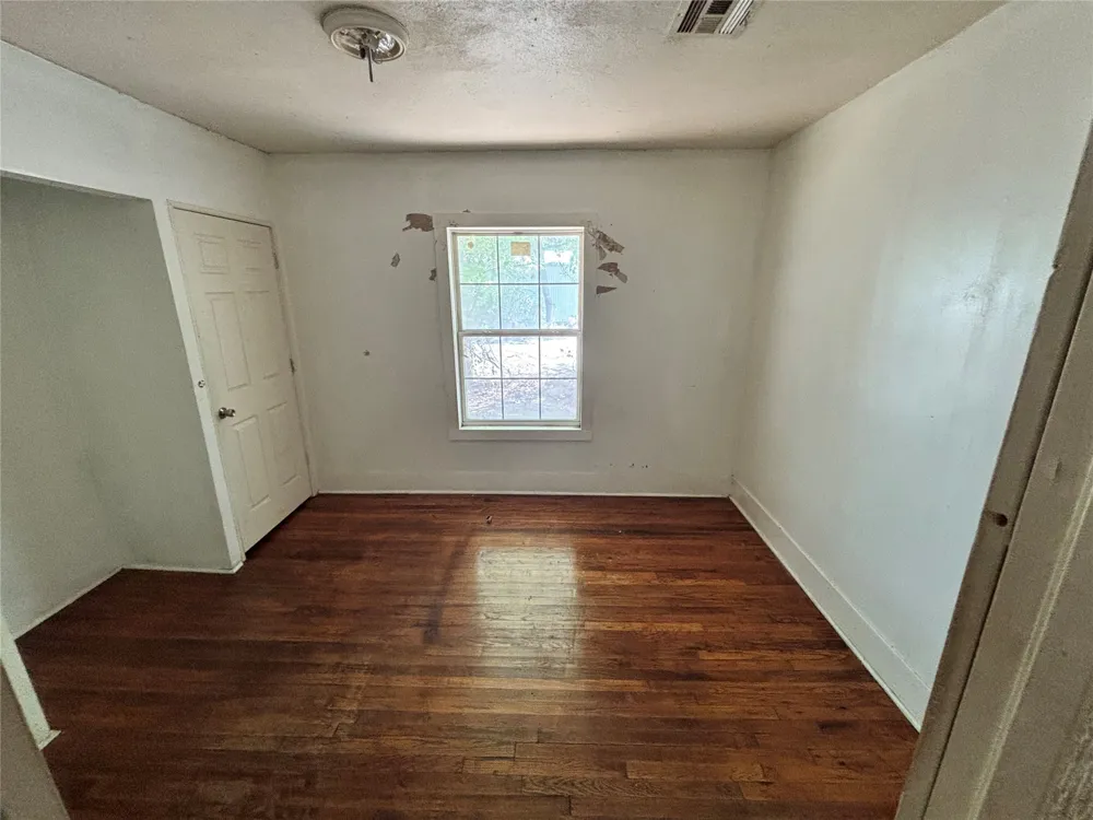 5524 E Tecumseh Street Tulsa, OK 74115