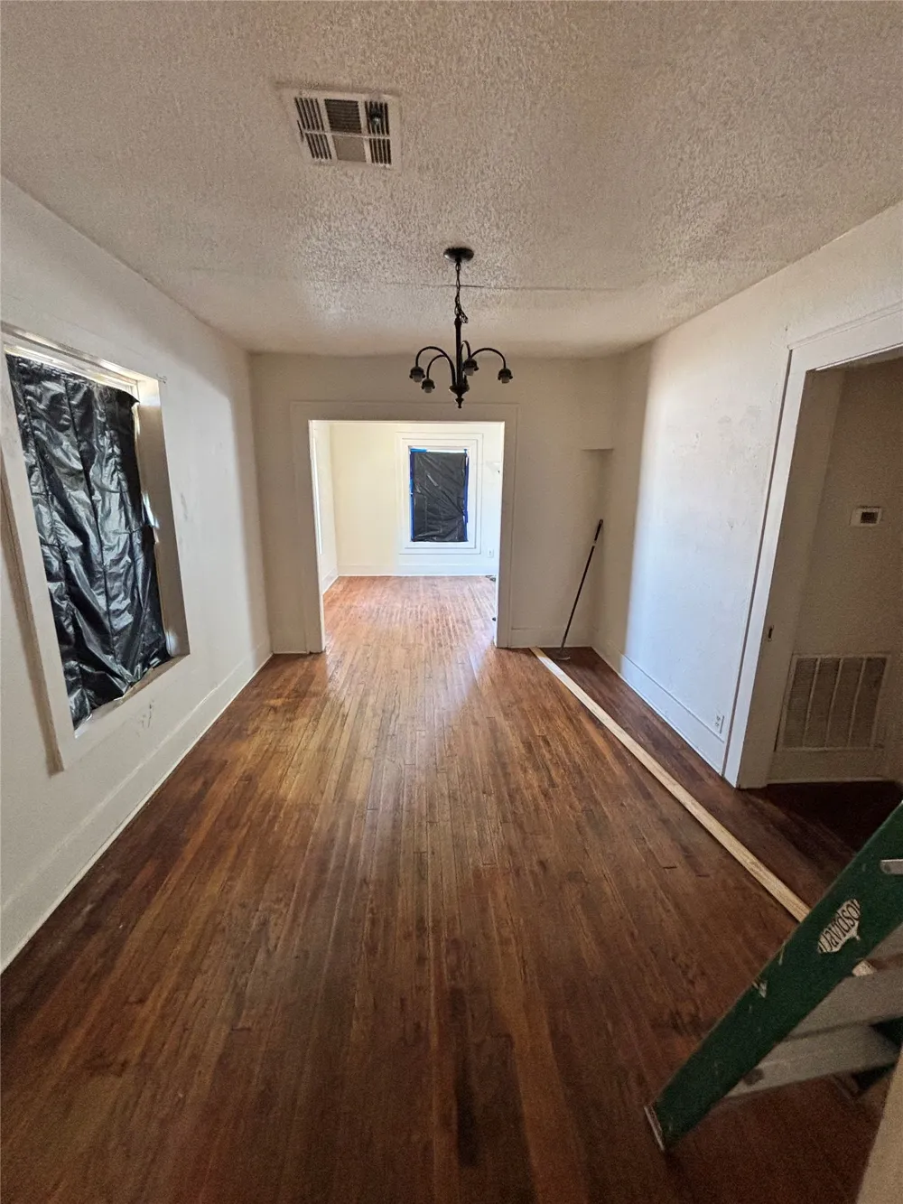 5524 E Tecumseh Street Tulsa, OK 74115